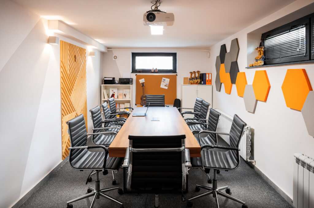 Przestrzeń coworkingowa w żłobku bliskościowym Żyrafi Domek – wyjątkowa oferta w Gdyni wspierająca rodzicielstwo bliskości